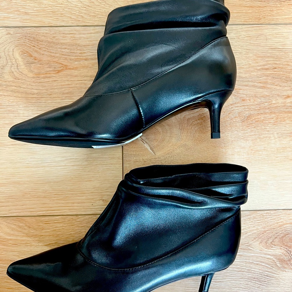 Leather boots Emanuelle Vee